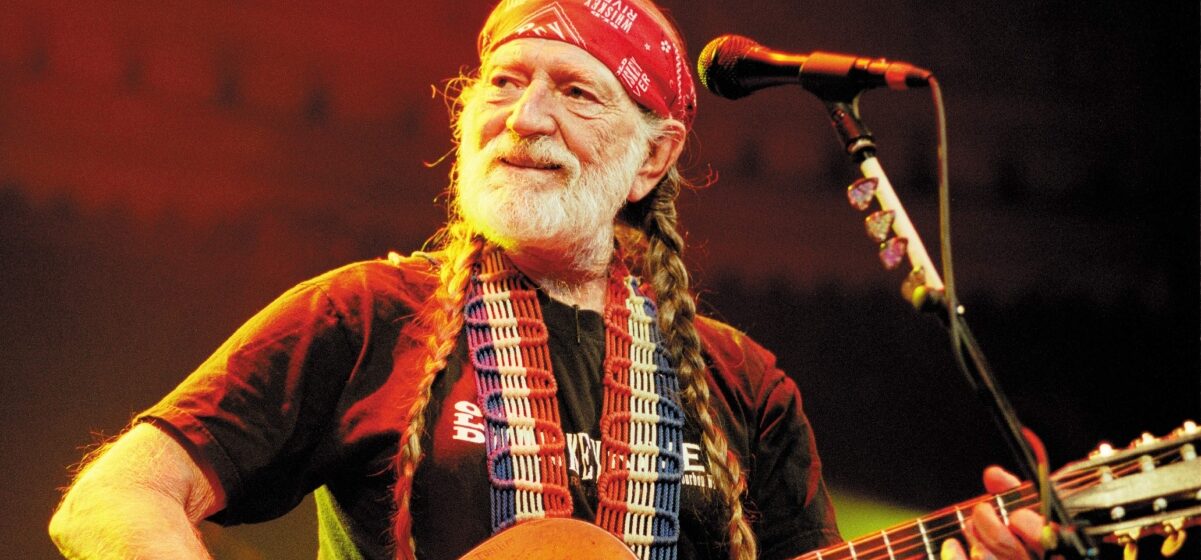 Read more about the article Willie Nelson, 91, continues to cancel tour dates citing unknown illness
